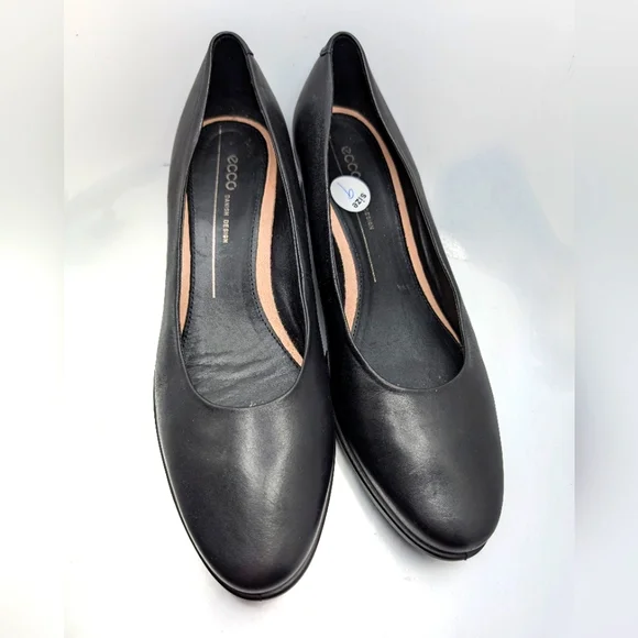 ECCO Black Leather Wedge Pump - Picture 2 of 6